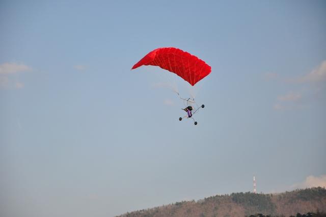 Enjoy of flying Seabreeze Parachute (click to see the video)
